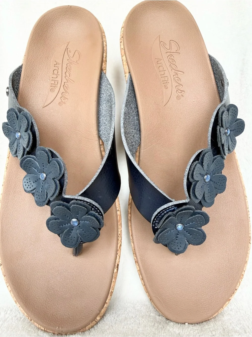 Skechers Women's Cali Arch Fit Beverlee Floral Thong Sandals Navy Size 9